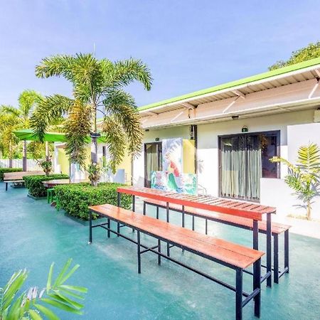 Oyo 450 Rawai Studios Resort Dış mekan fotoğraf